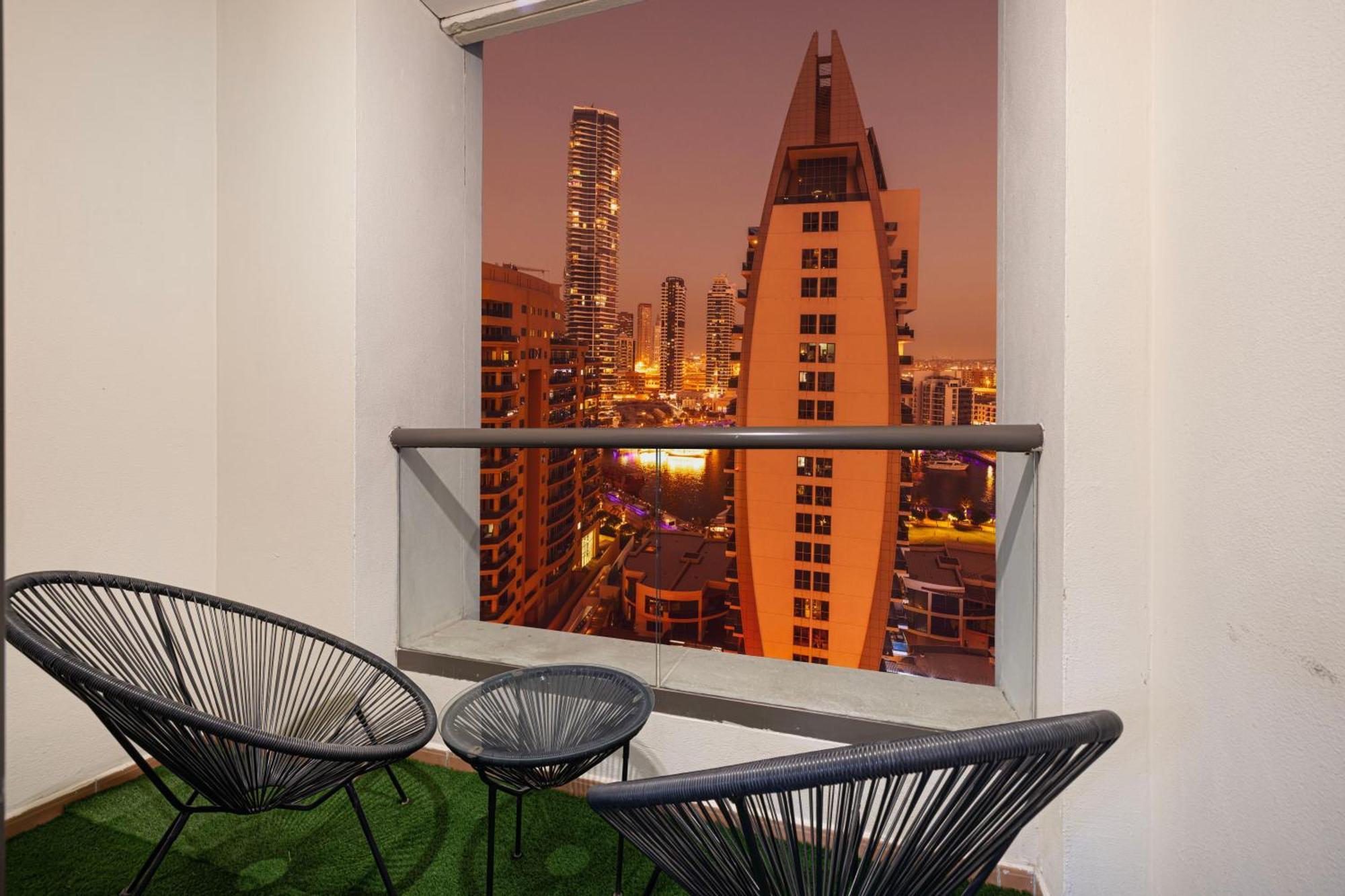 2br Close To The - Projector Nights Apartment *