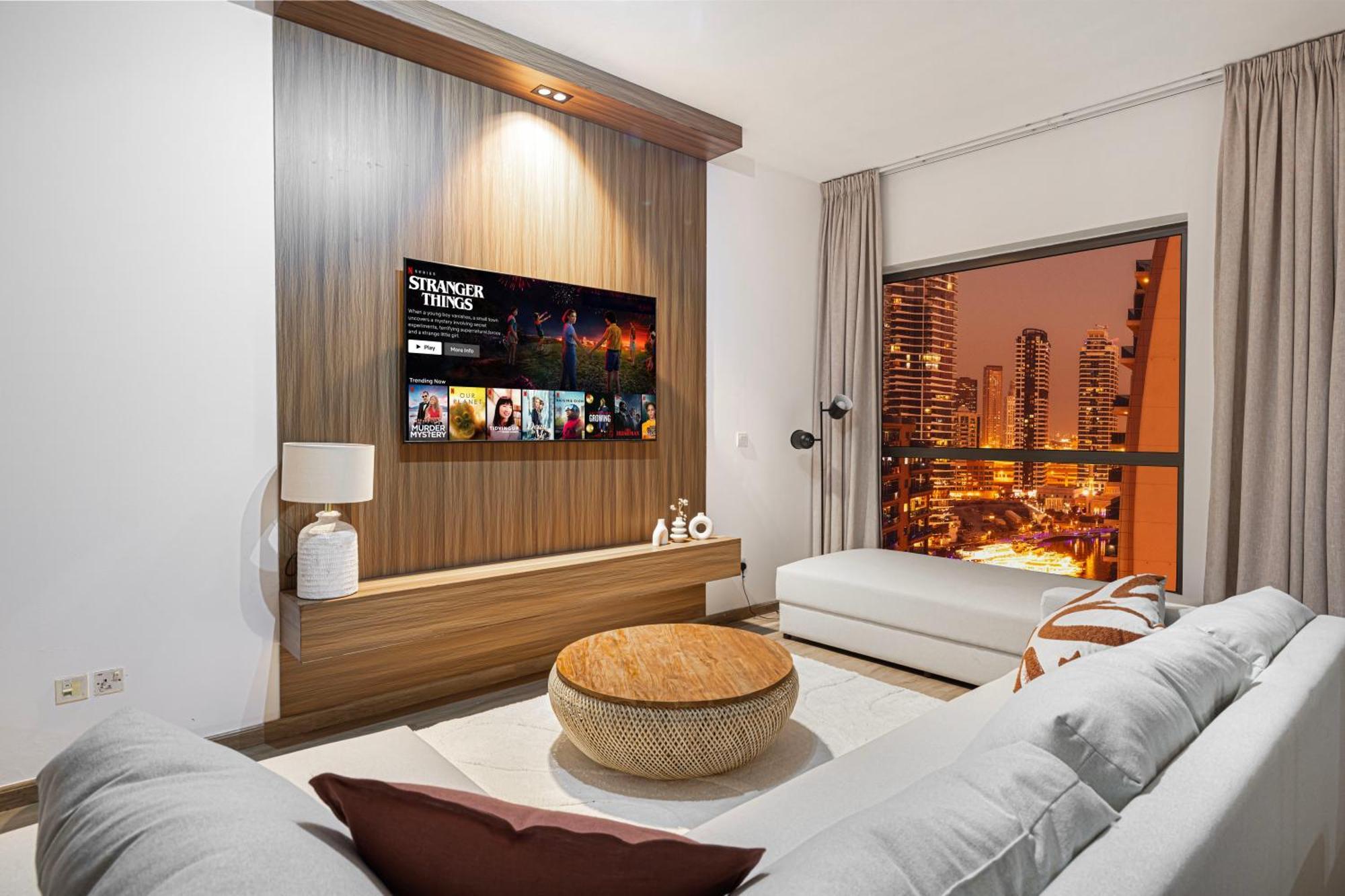 2br Close To The - Projector Nights Apartment *